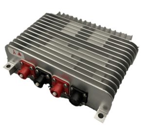 Relec适用于电动汽车的 750W 48V 至 12V 双向 DC-DC 转换器