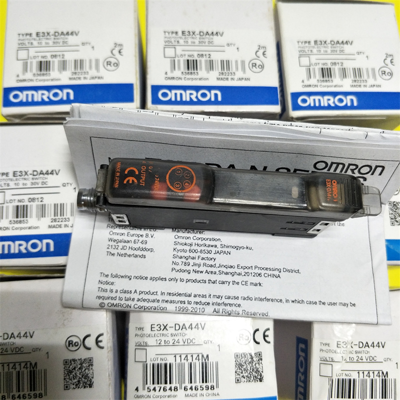 欧姆龙E3X-CN12光纤插件全新原装实物图