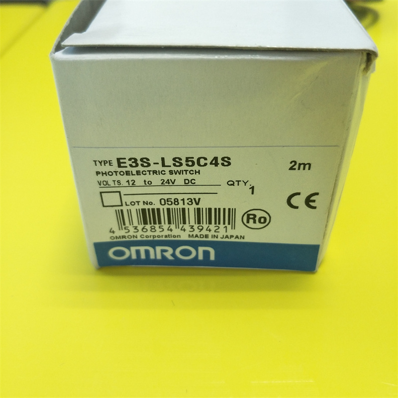 欧姆龙E3S-LS5C4S光电传感器全新原装实物图