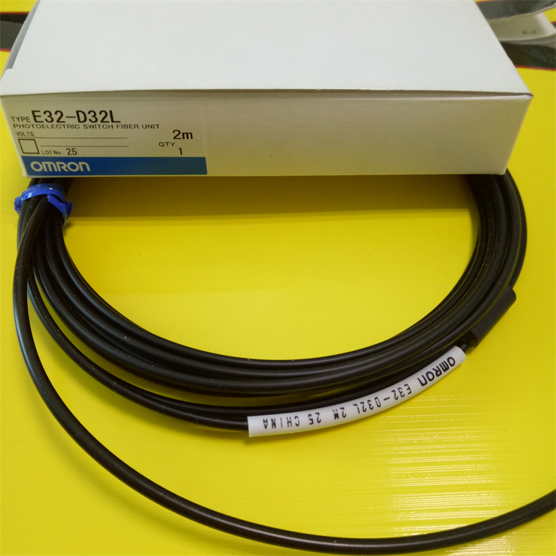 欧姆龙E32-D32L光纤传感器全新原装现货质保