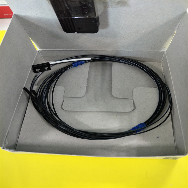 欧姆龙E32-L24S光纤传感器全新原装现货质保