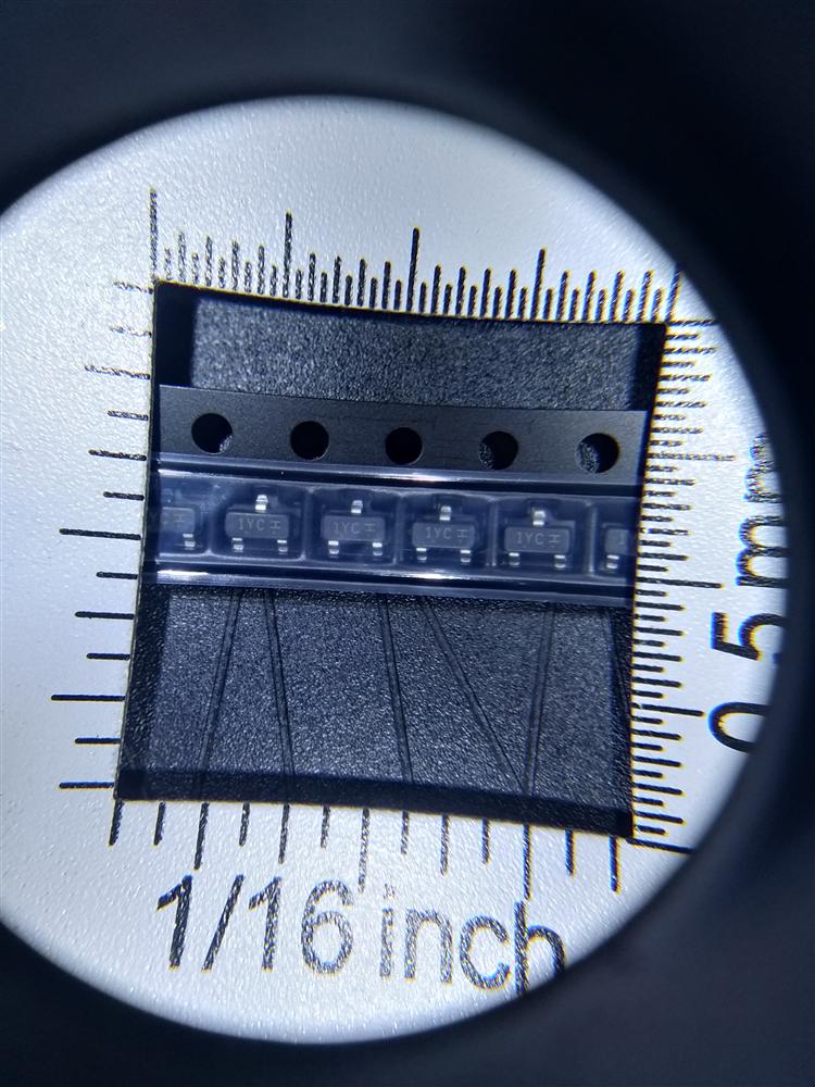 L8050HQLT1G 晶体管类型
