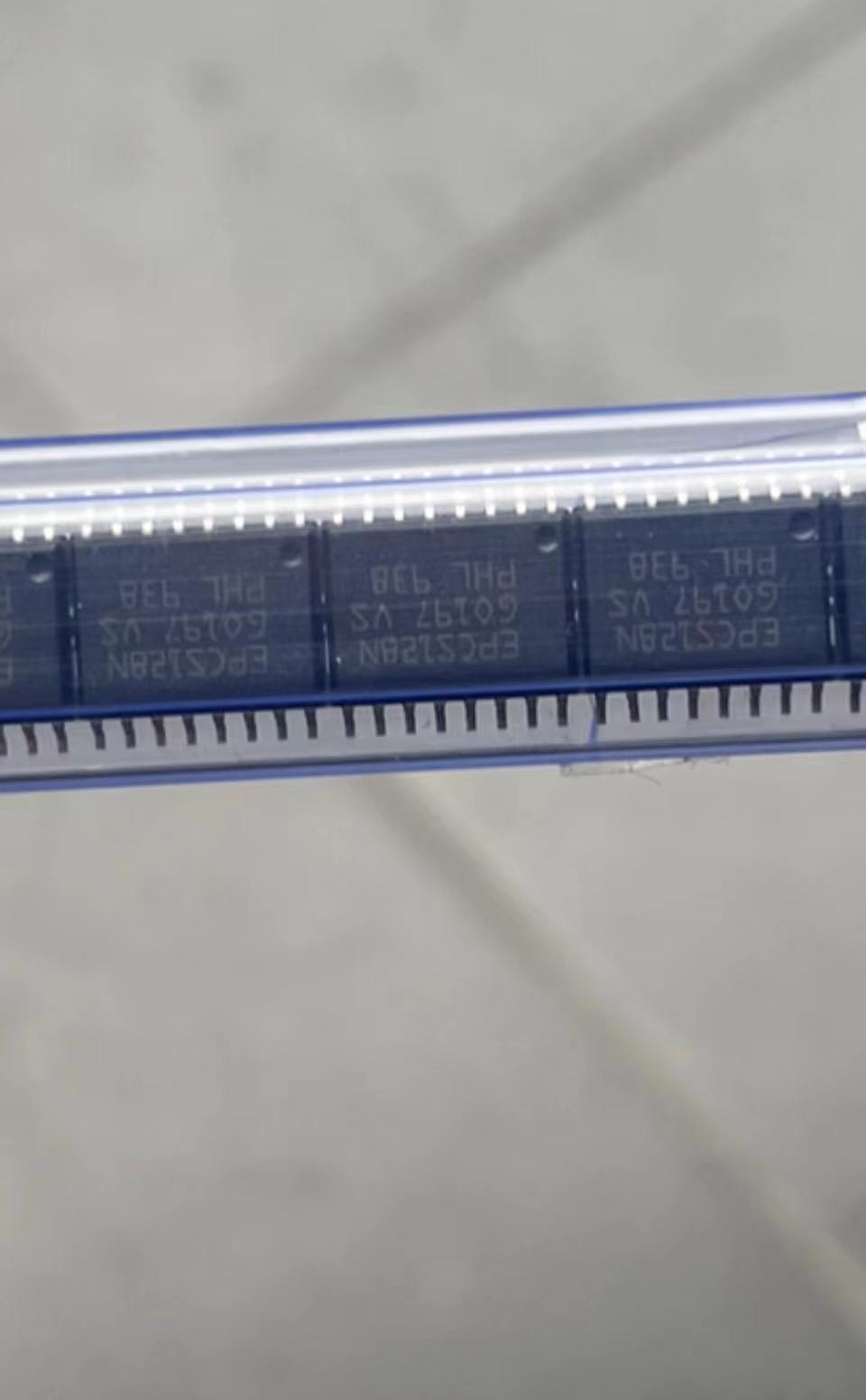 EPCS128SI16N  ALTERA 	FPGA-配置存储器