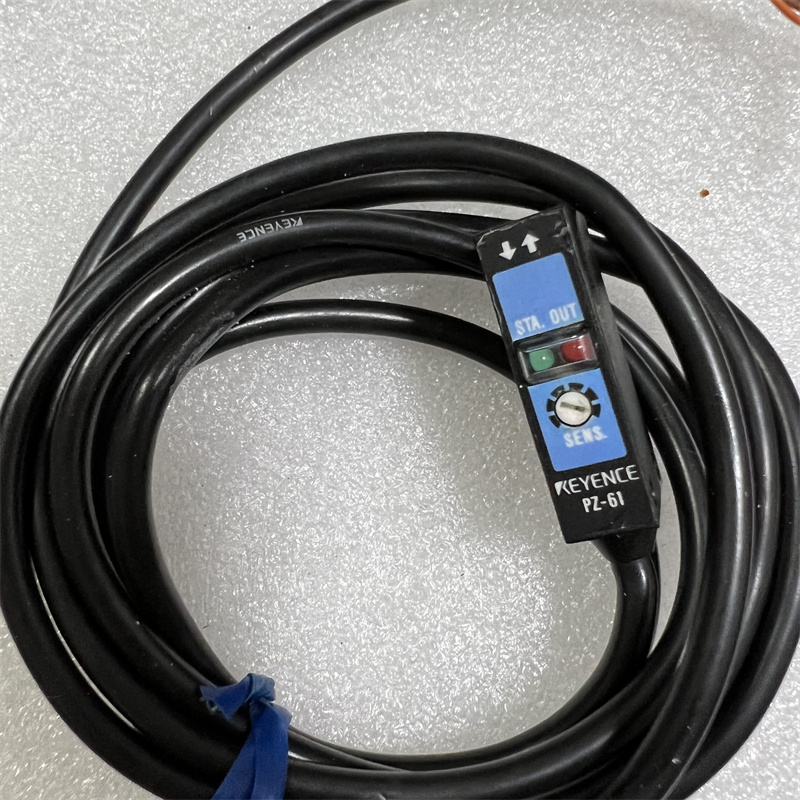 供应PZ-61基恩士 内置放大器光电传感器方形 回归反射型 电缆型