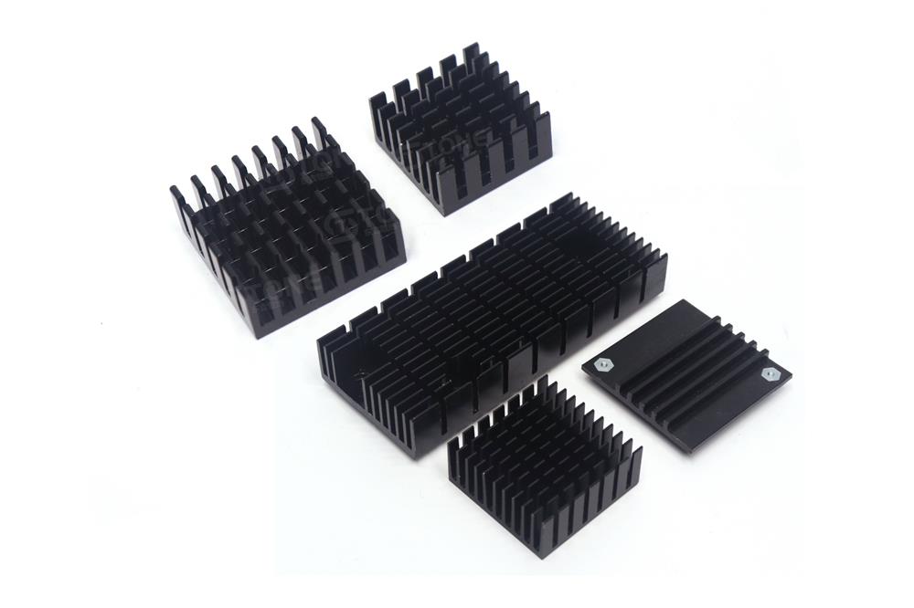 黑色散热片铝型材散热器 IC 芯片散热块电子散热片 