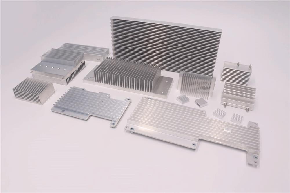 东吉散热CNC铣削工艺，定制精准散热器